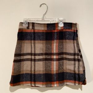 NEVER WORN plaid skirt- medium
